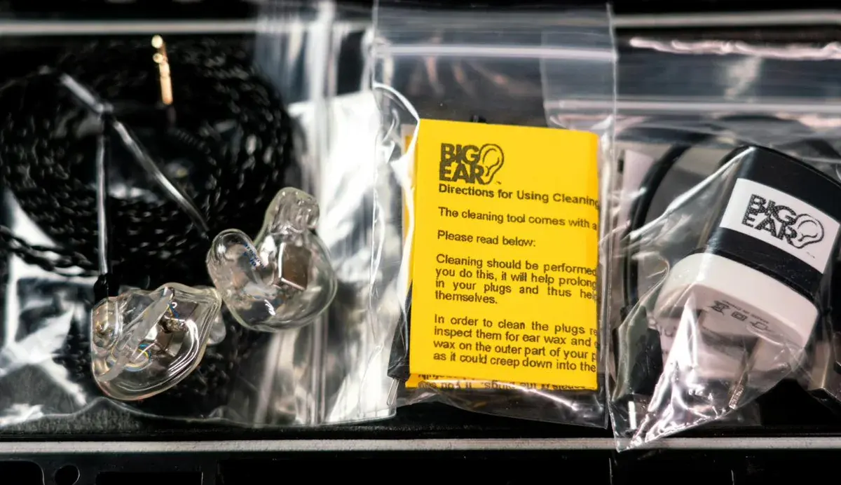 Big Ear Big 5 convertible series full kit with wired and wireless connections and case